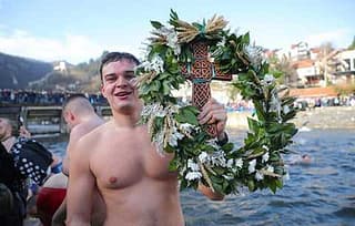 Свечана литија и пливање за Богојављенски крст