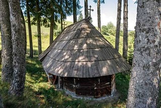 Црква брвнара у Кућанима