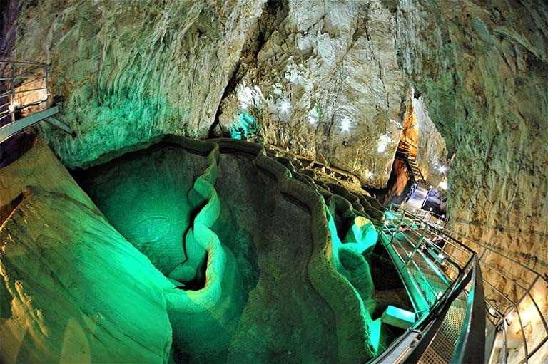 Стопића пећина на Златибору, снимио Слободан Јовичић