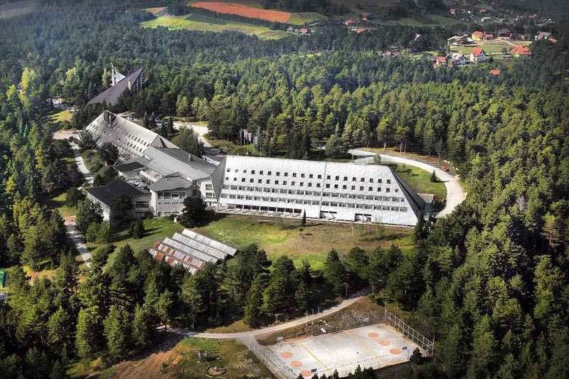 Хотел "Оморика" на Тари